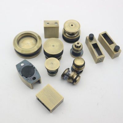 Sistema de portas deslizantes SS304 sem quadro com rolos de ouro polaco e estilo de design sem quadro