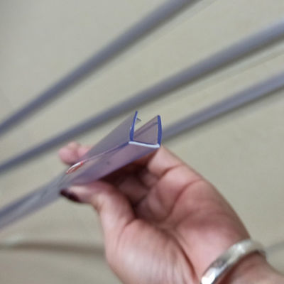 Bom preço Chuveiro silicone vedação tira para 120 polegadas porta de vidro Prevenir vazamentos e parar danos causados pela água on-line