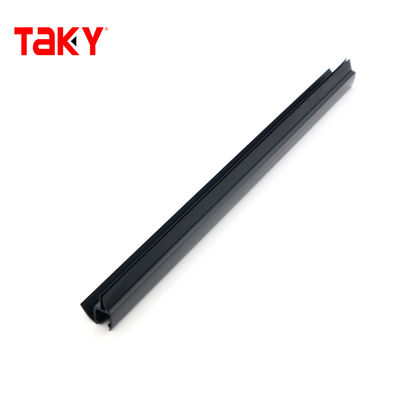 Bom preço Tira personalizada dos fabricantes Perfis de PVC Tira de vedação à prova d'água para chuveiro preto on-line